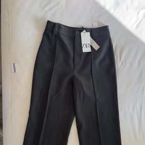 Zara Women's Classic Olive Green Trousers